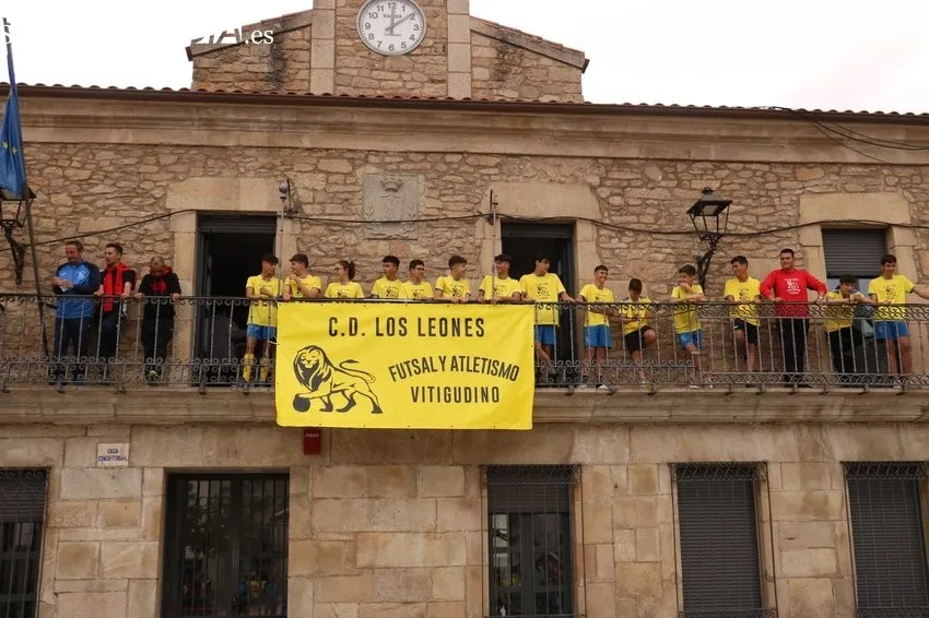Recibimiento en el Ayuntamiento de Vitigudino al CD Los Leones por su gran tempoorada / CORRAL
