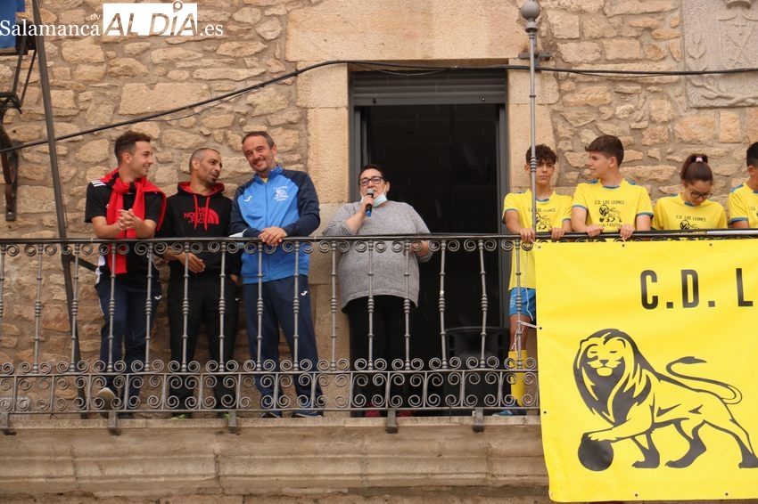 Recibimiento en el Ayuntamiento de Vitigudino al CD Los Leones por su gran tempoorada / CORRAL