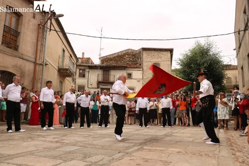 Actos en honor a San Juan en Hinojosa de Duero / CORRAL