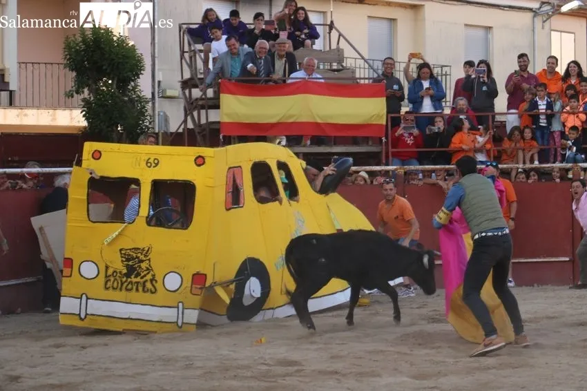 Charlotada de la peña Los Coyotes en Hinojosa de Duero