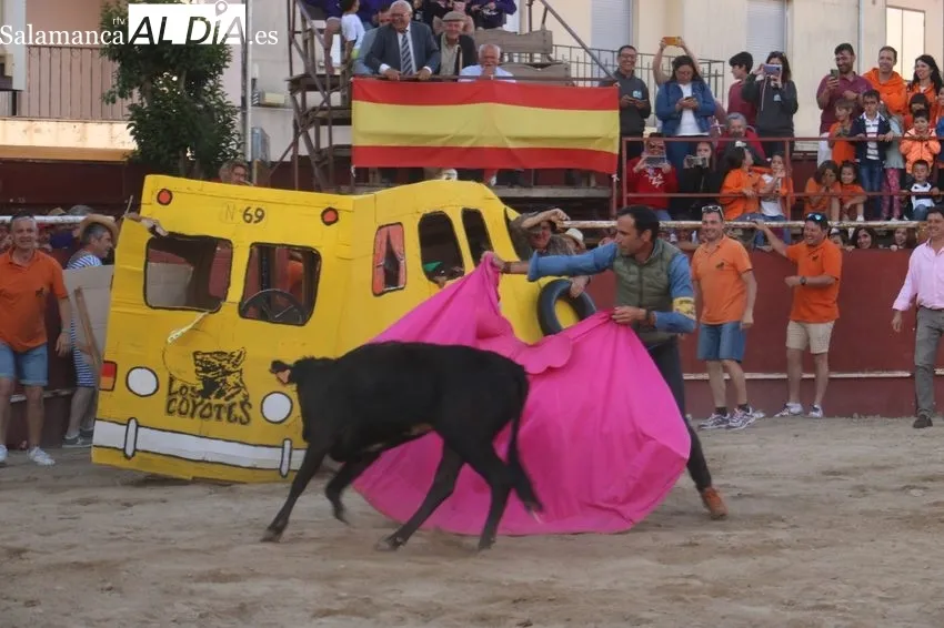 Charlotada de la peña Los Coyotes en Hinojosa de Duero