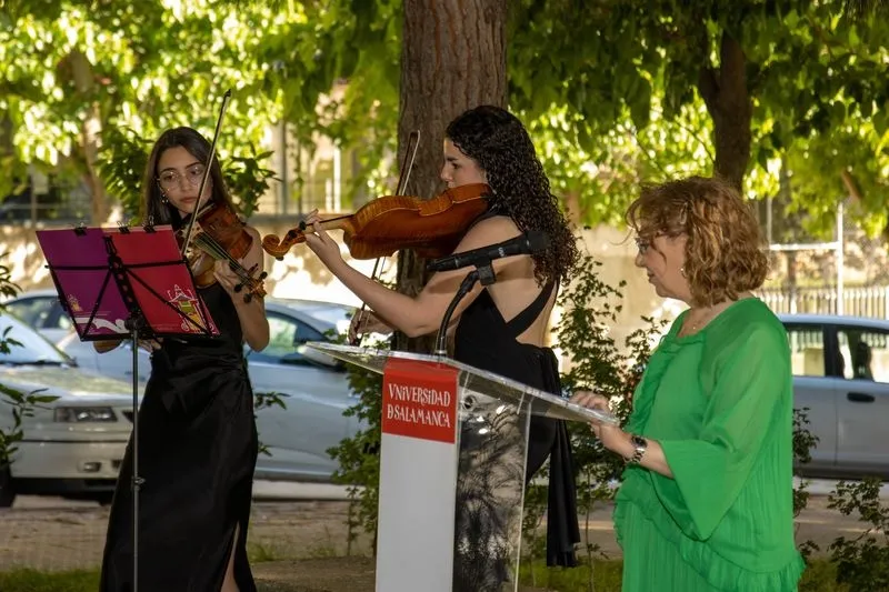 Inauguración del nuevo aula exterior “Blanca Catalán de Ocón”, ubicada en el campus Miguel de Unamuno