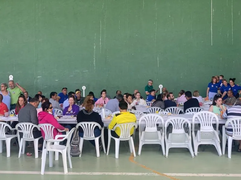 Imágenes de la paella en Peñarandilla en solidaridad con Pyfano