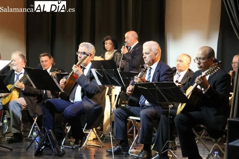 Actuación de la Agrupación Musical Salmantina en Villarino de los Aires