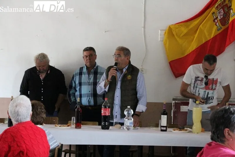 Charla informativa sobre la constitución de una comunidad de usuarios para el autoabestecimiento eléctrico en Peralejos de Abajo / CORRAL