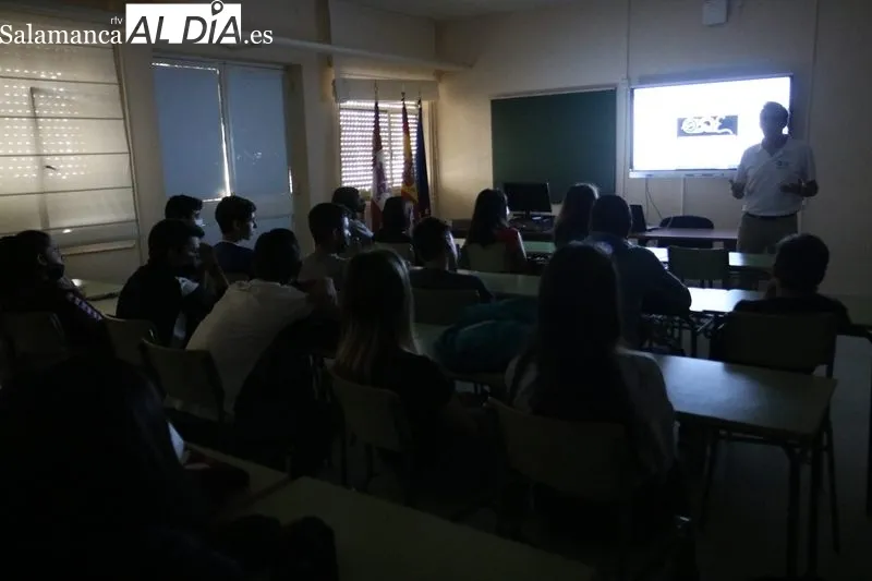 El IES Ramos del Manzano dedica una jonrada a la observación astronómica / CORRAL