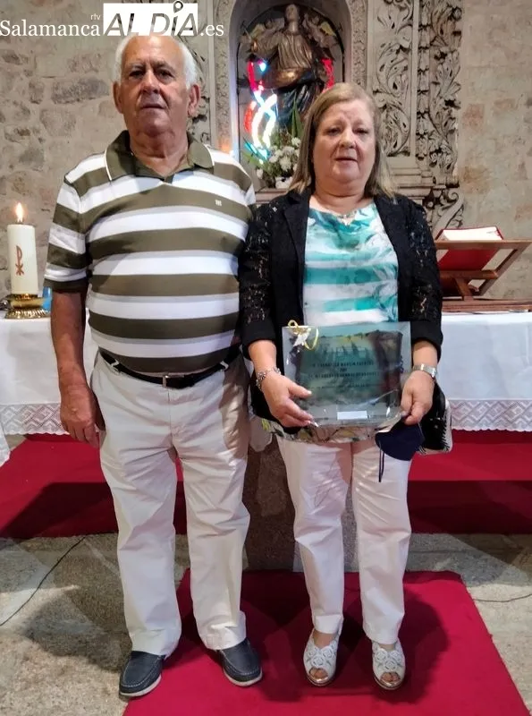 Loli y Francisco en la celebración de sus Bodas de Oro en Boada  / JESÚS CRUZ