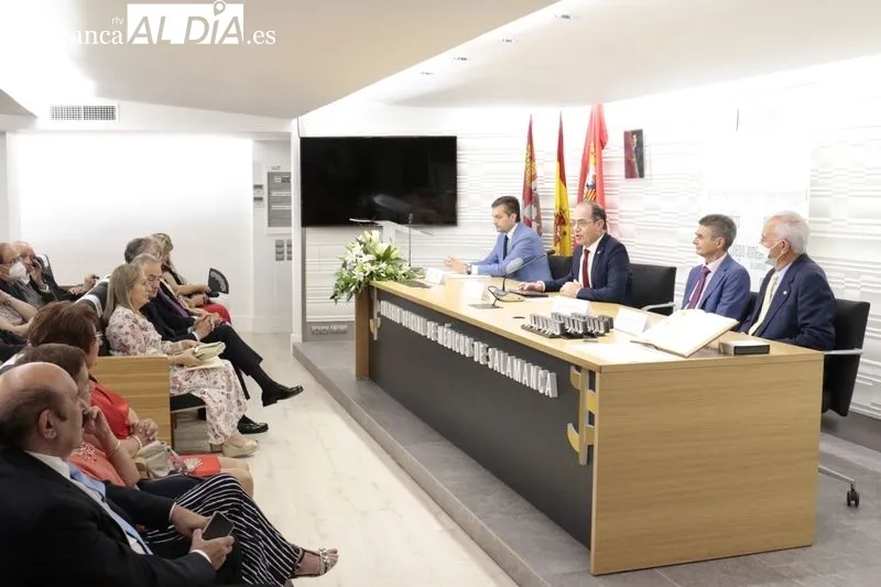 Entrega de medallas y distinciones en el Colegio de Médicos de Salamanca. Foto de David Sañudo