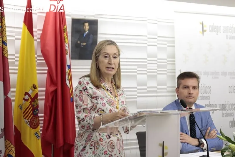 Entrega de medallas y distinciones en el Colegio de Médicos de Salamanca. Foto de David Sañudo