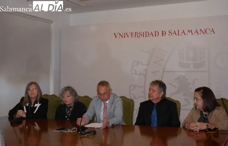 El rector de la Universidad de Salamanca preside la presentación de la investidura 