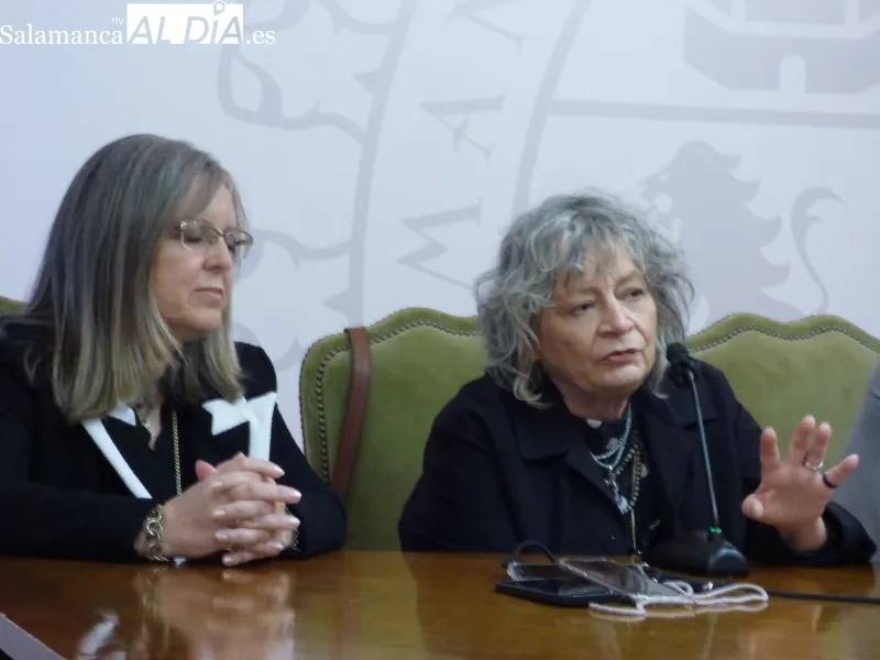 A la derecha, la antropóloga argentina Rita Segato, a la izquierda su madrina Inmaculada Sánchez Barrios.