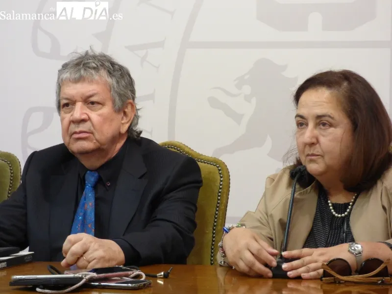 A la izquierda, el antropólogo colombiano Norberto García Cairasco, a la derecha su madrina Dolores López García.