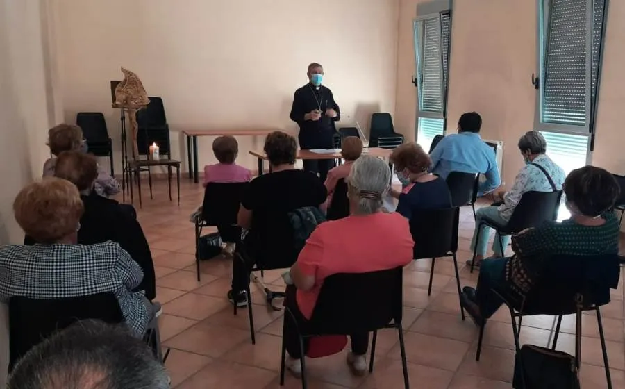 Foto 2 - La Di&oacute;cesis inicia en Fuenteguinaldo los encuentros arciprestales de fin de curso