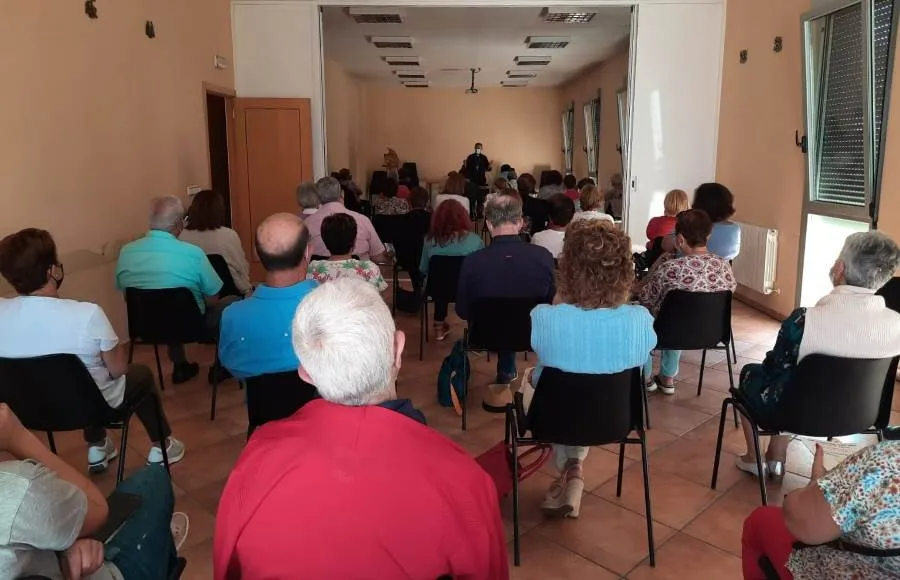 Foto 3 - La Di&oacute;cesis inicia en Fuenteguinaldo los encuentros arciprestales de fin de curso