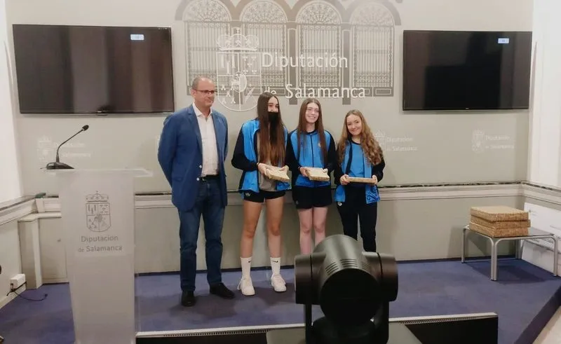 Foto 3 - El Colegio San Juan Bosco, premiado en el concurso 'Los tributos locales mejoran mi pueblo o ciudad' 