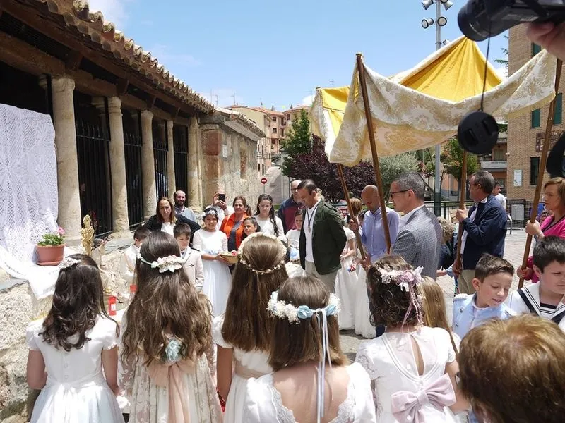 Imágenes de la procesión del Corpus en Carbajosa de la Sagrada