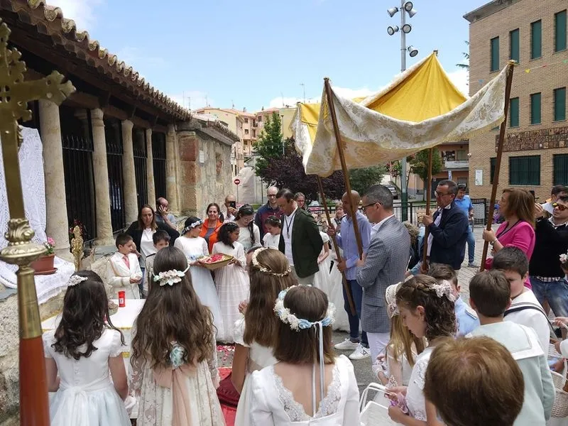 Imágenes de la procesión de Carbajosa de la Sagrada