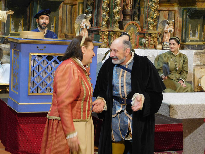 Foto 4 - San Esteban de la Sierra suma otro éxito en la gira teatral de Lazarillo de Tormes con “Buscando a Nebrija” 