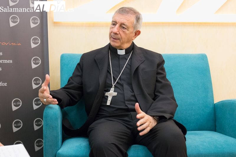 Cada vez somos menos fieles en las iglesias y más mayores, reconoce el nuevo obispo de Salamanca
