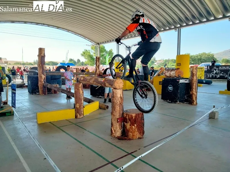 Foto 3 - Iv&aacute;n Izquierdo se impone a las circunstancias y sube a lo alto del p&oacute;dium