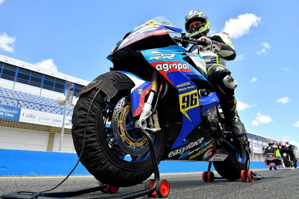 Foto 3 - Mal resultado para Merch&aacute;n en la segunda carrera de la Copa BMW