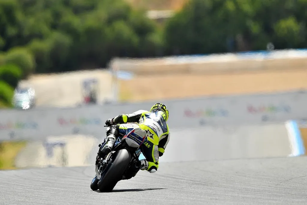 Foto 2 - Mal resultado para Merch&aacute;n en la segunda carrera de la Copa BMW