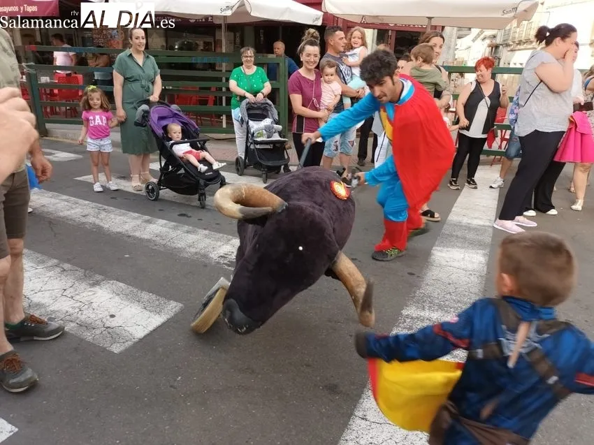 El encierro de carretone hace de prólogo a las fiestas del Corpus de Vitigudino