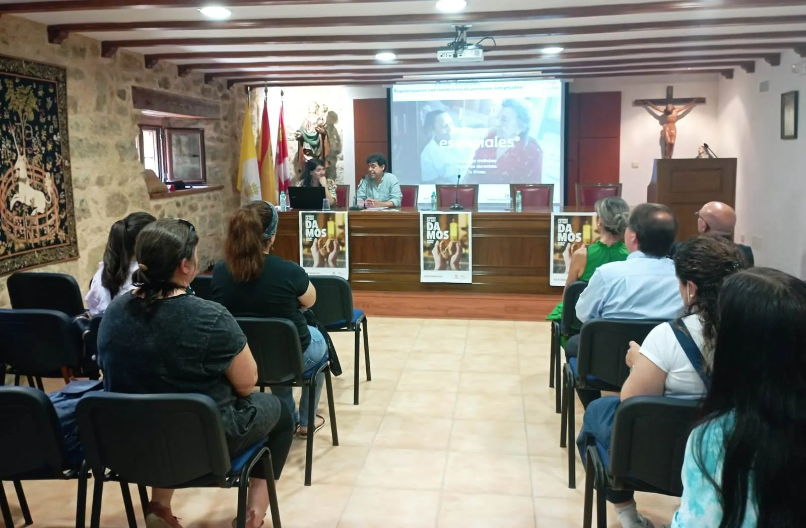 Foto 2 - C&aacute;ritas completa con una charla sobre &lsquo;Esenciales&rsquo; y una misa su Semana de la Caridad 2022