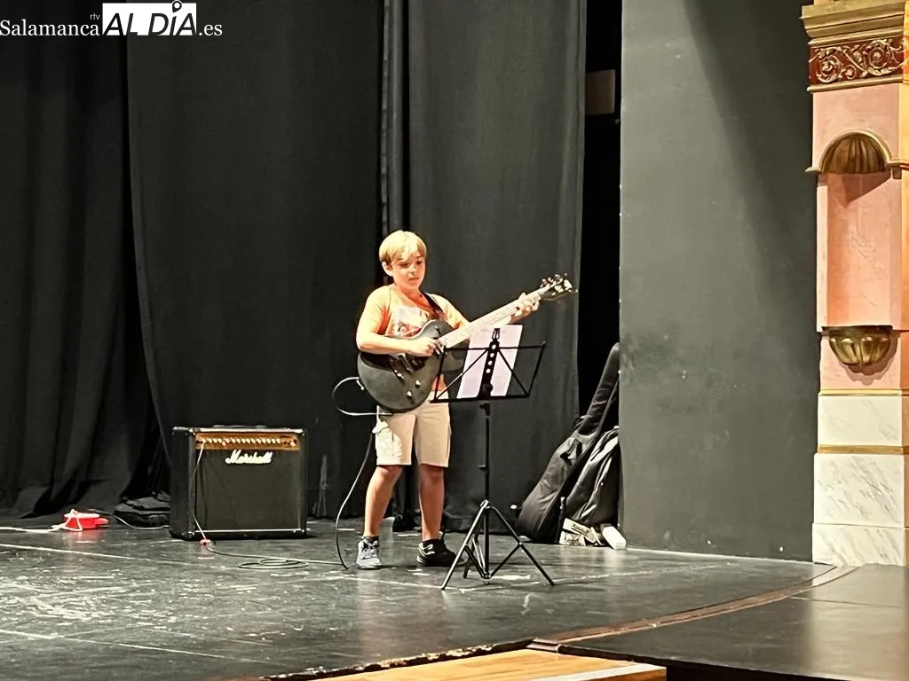 Foto 3 - Los peque&ntilde;os grandes artistas de la Escuela Municipal de M&uacute;sica demuestran lo aprendido