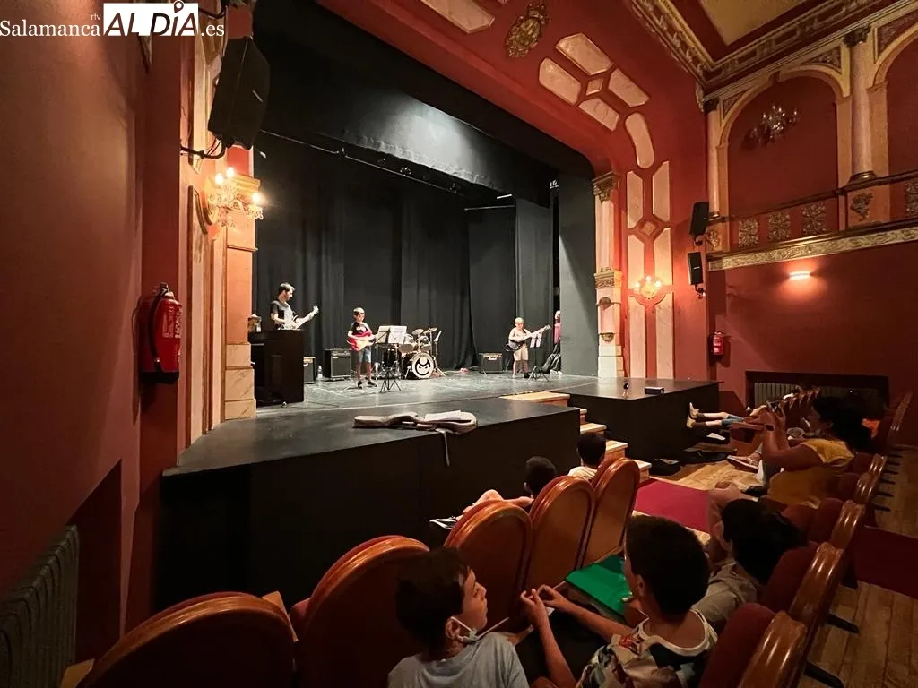 Foto 2 - Los peque&ntilde;os grandes artistas de la Escuela Municipal de M&uacute;sica demuestran lo aprendido