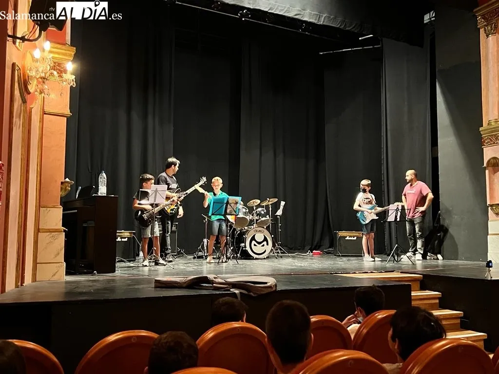 Foto 10 - Los peque&ntilde;os grandes artistas de la Escuela Municipal de M&uacute;sica demuestran lo aprendido