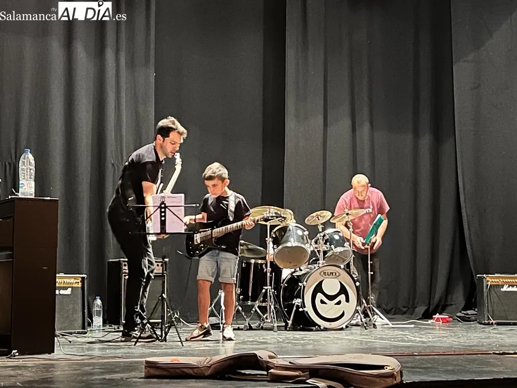 Foto 8 - Los peque&ntilde;os grandes artistas de la Escuela Municipal de M&uacute;sica demuestran lo aprendido