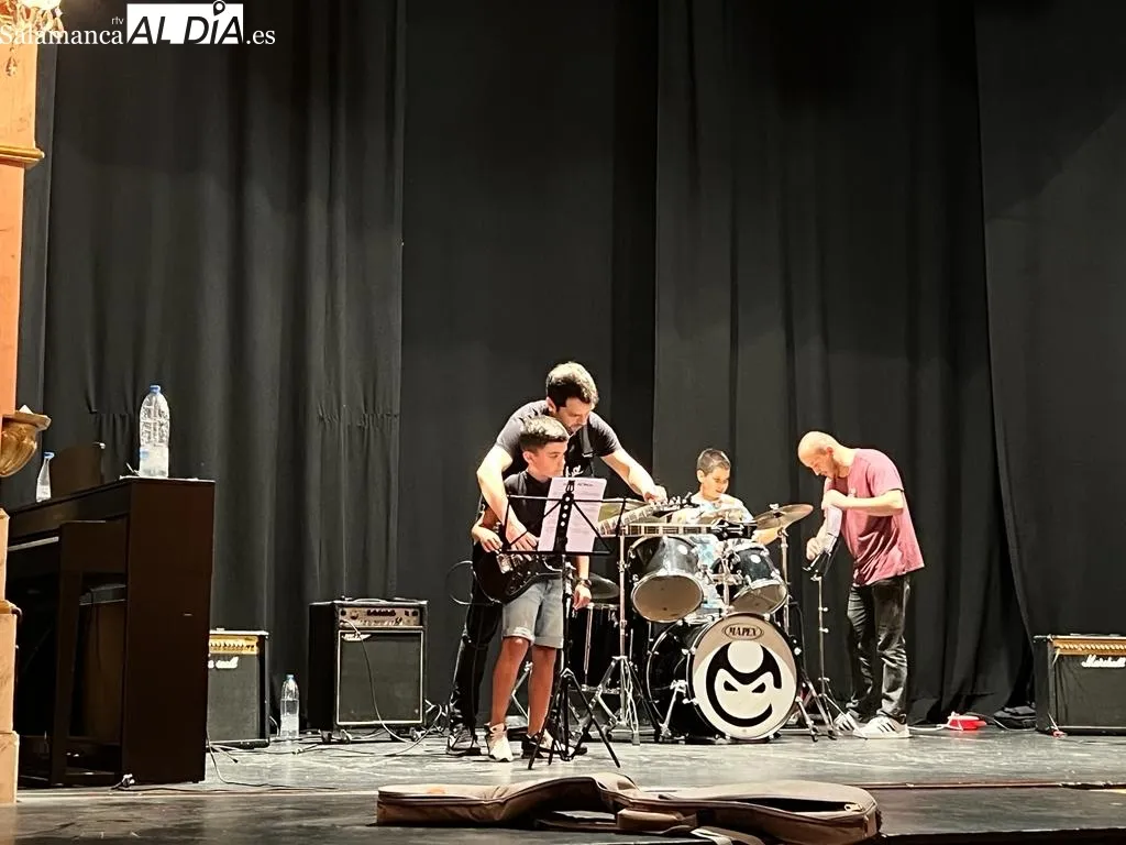 Foto 7 - Los peque&ntilde;os grandes artistas de la Escuela Municipal de M&uacute;sica demuestran lo aprendido