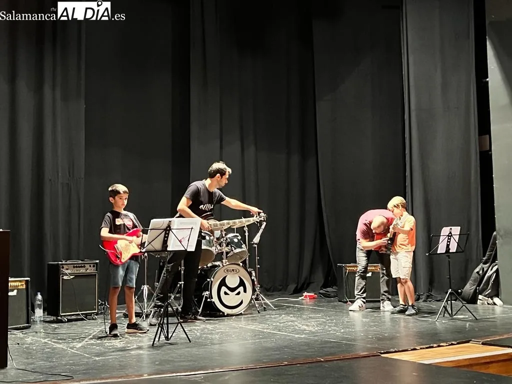 Foto 5 - Los peque&ntilde;os grandes artistas de la Escuela Municipal de M&uacute;sica demuestran lo aprendido