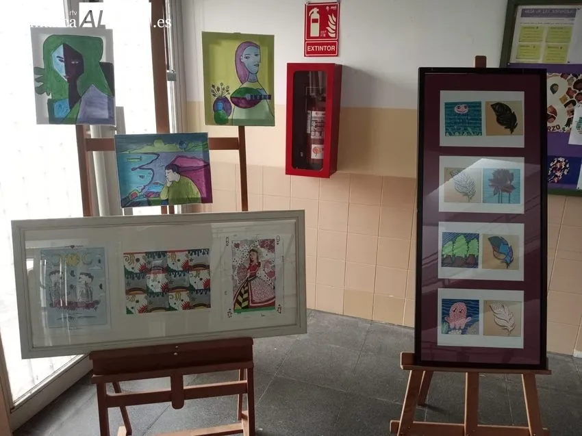 La exposición se puede visitar este mes de junio en el IES, y durante el verano en el Centro Cultural de La Fuente