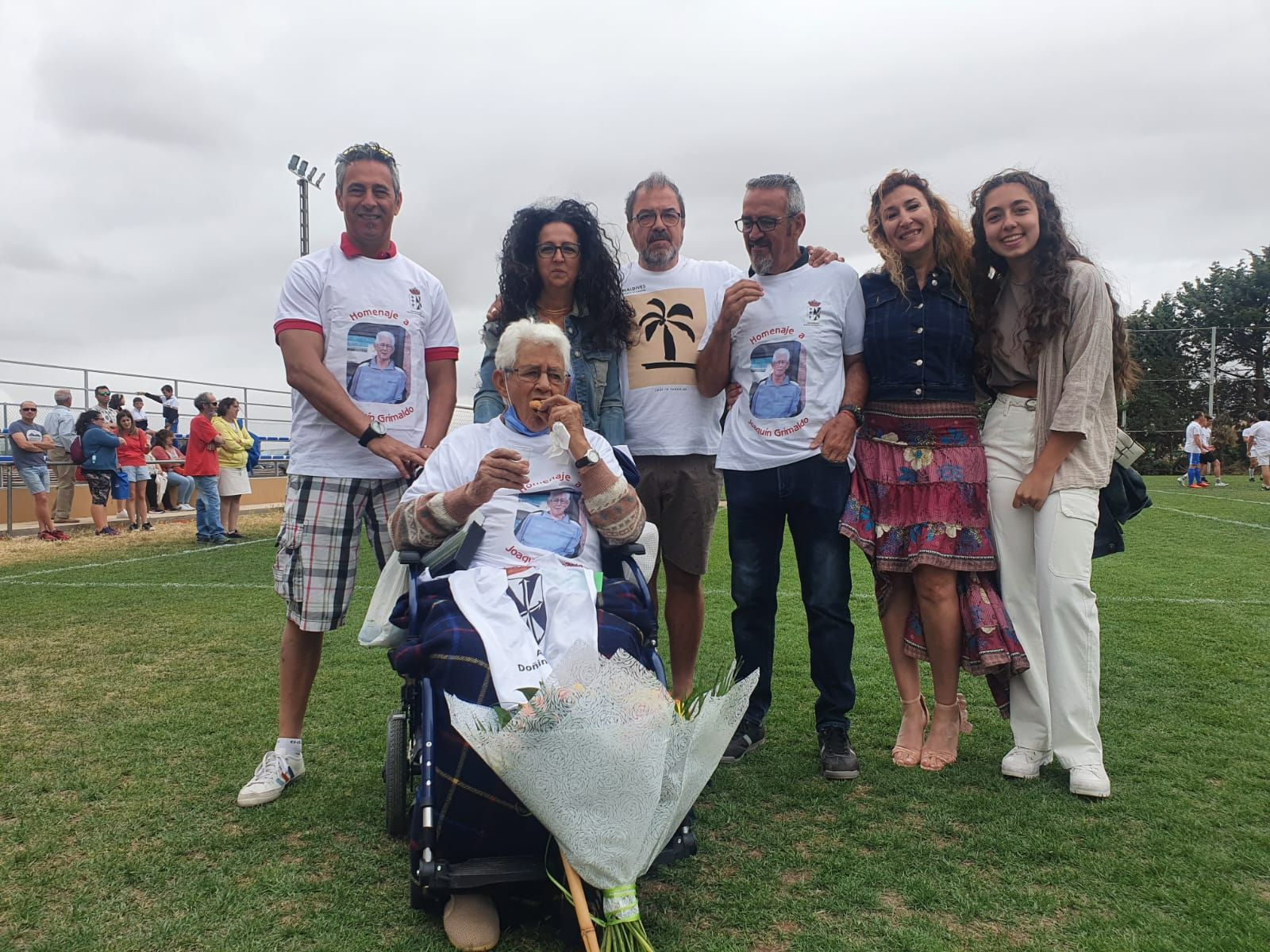 El campo de fútbol de Doñinos pasa a llamarse Joaquín Grimaldo en homenaje a su trayectoria