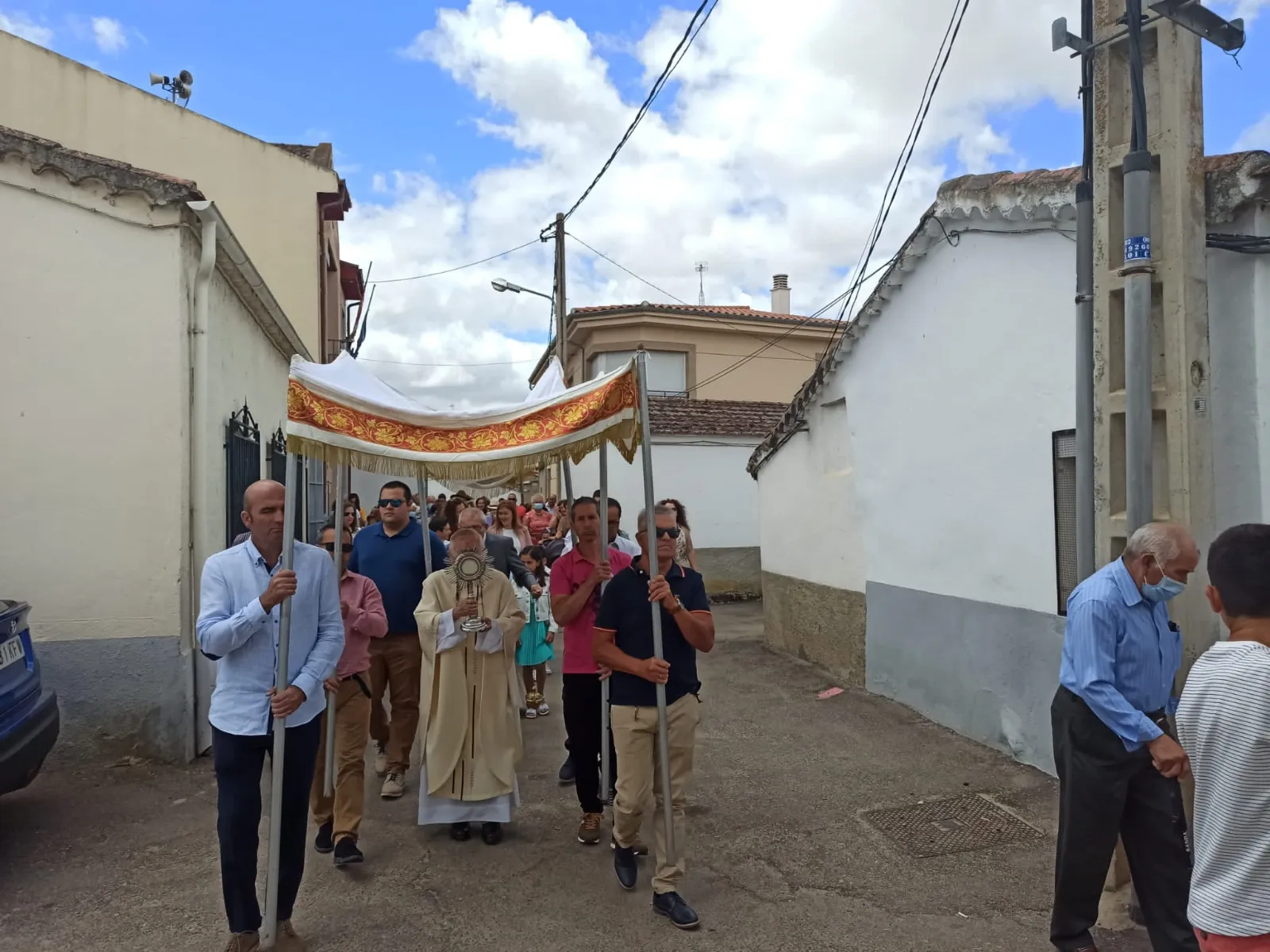 Foto 9 - Encinas de Arriba celebra por todo lo alto sus fiestas del Domingo del Se&ntilde;or