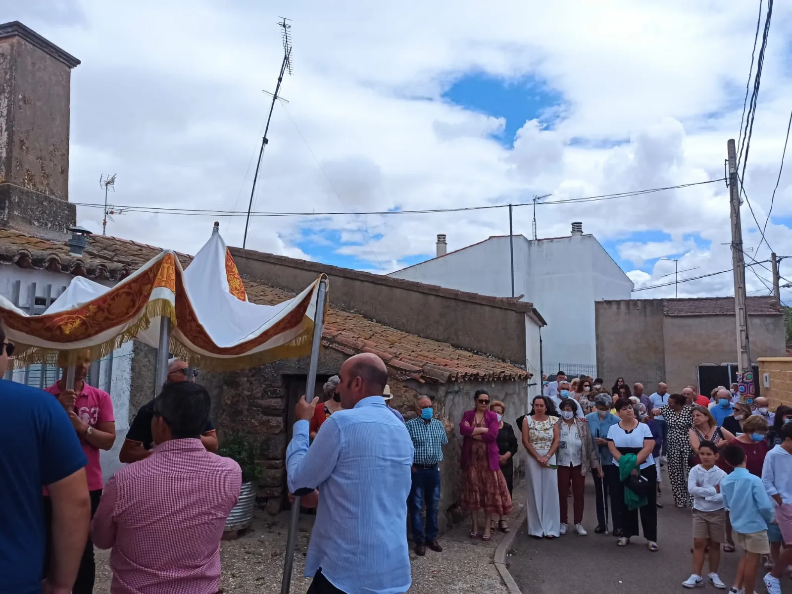 Foto 6 - Encinas de Arriba celebra por todo lo alto sus fiestas del Domingo del Se&ntilde;or