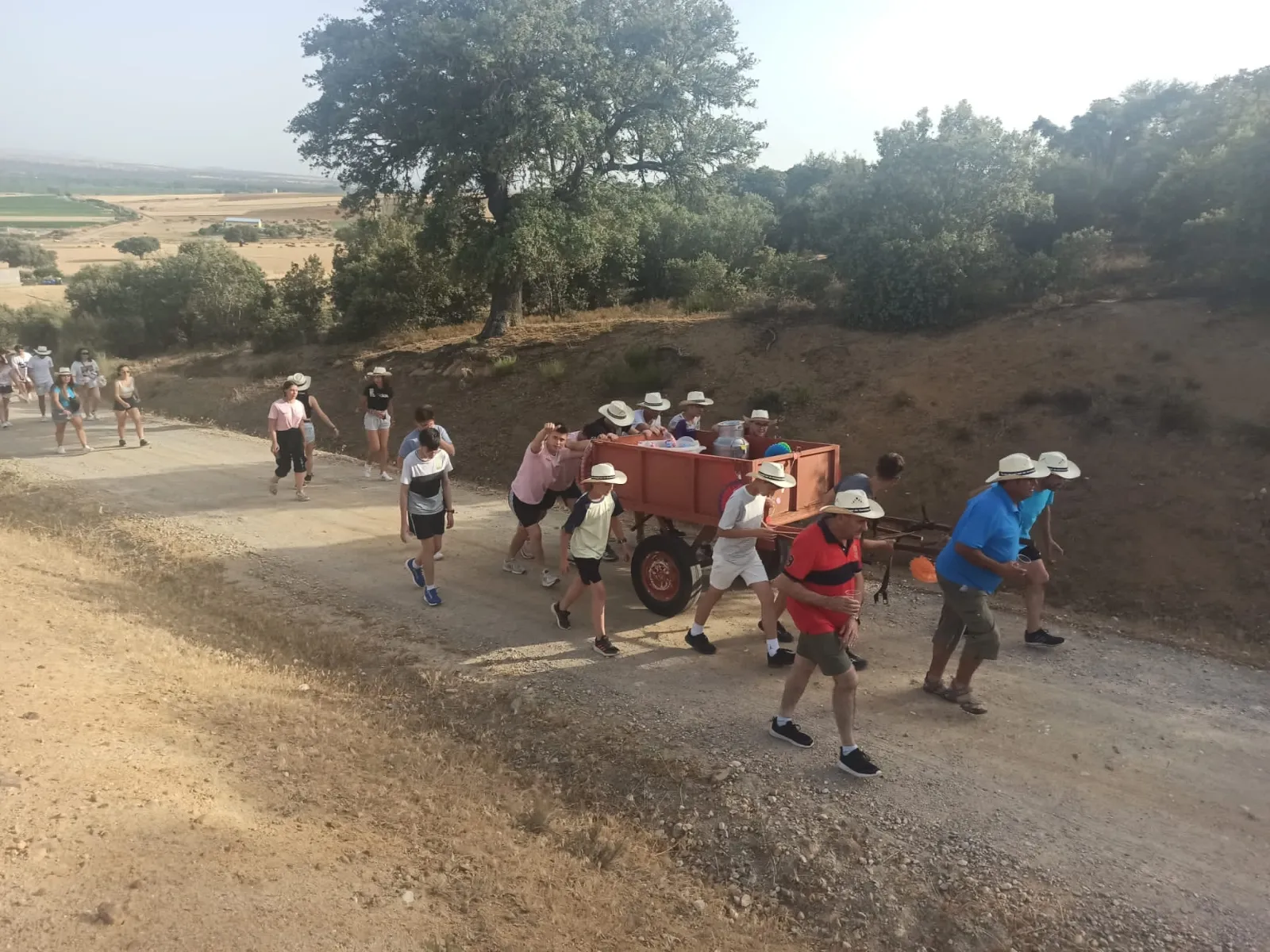 Foto 2 - Encinas de Arriba celebra por todo lo alto sus fiestas del Domingo del Se&ntilde;or