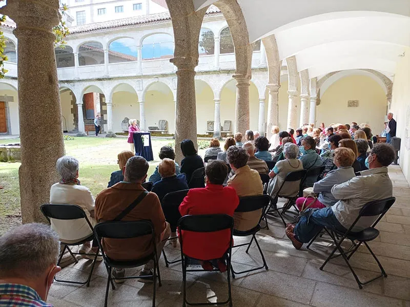 Foto 2 - Los alumnos del CEPA &lsquo;Mateo Hern&aacute;ndez&rsquo; cierran el curso con un recital de poes&iacute;a