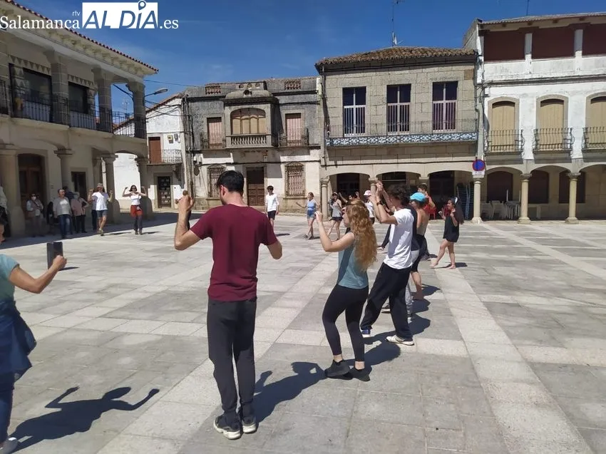 Proyecto 'Vida en las flores' coordinado por la Asociación Peña Gaviota en Villavieja de Yeltes