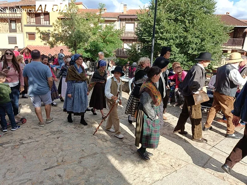 Foto 2 - La tradici&oacute;n del arriendo de calles vuelve a Villanueva del Conde