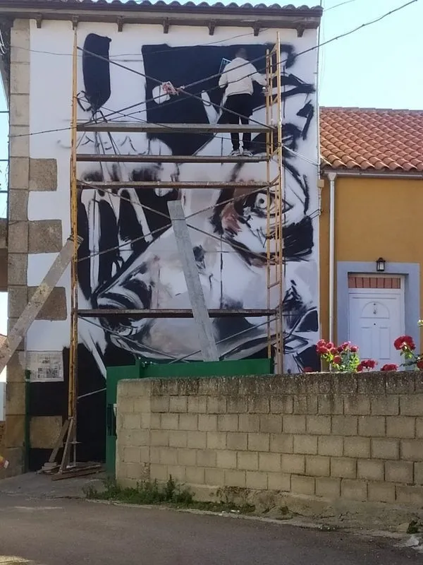 Mural del espacio 3 sin finalizar 