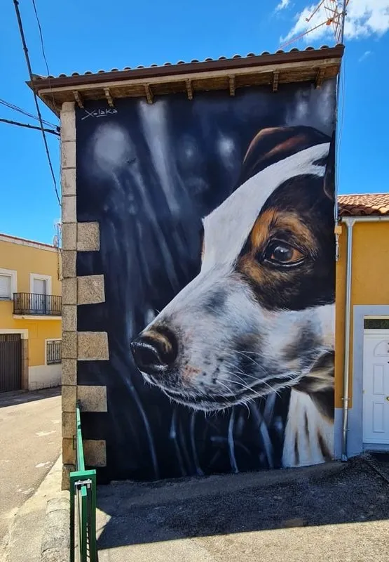 Mural del espacio 3 ya finalizado por Ángel Caballero Rioja (@xolaka)