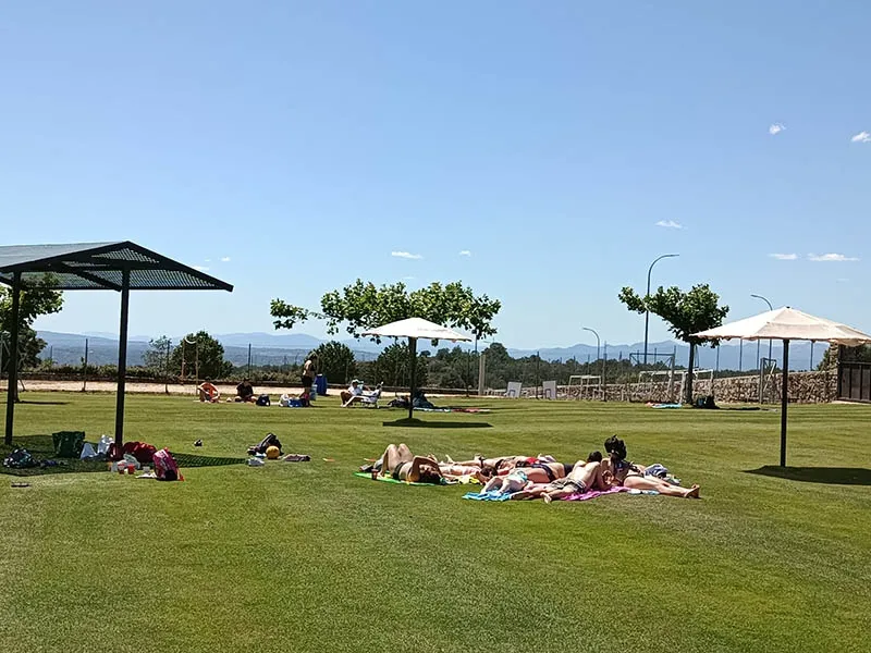Foto 5 - Los primeros ba&ntilde;os en &lsquo;La Cerrallana&rsquo; dan por iniciado el verano bejarano