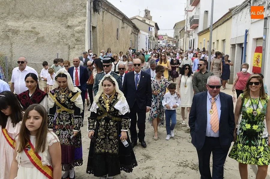 Momento de la procesión del Corpus en La Fuente de San Esteban/ Rep.Gráfico: Adrián M. Pastor
