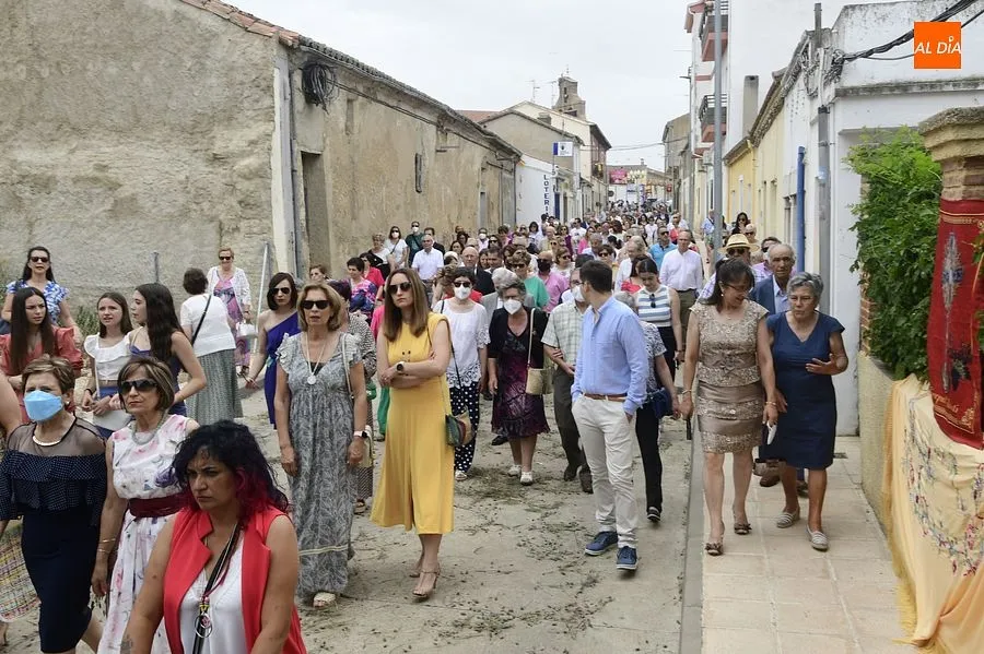 Momento de la procesión del Corpus en La Fuente de San Esteban/ Rep.Gráfico: Adrián M. Pastor