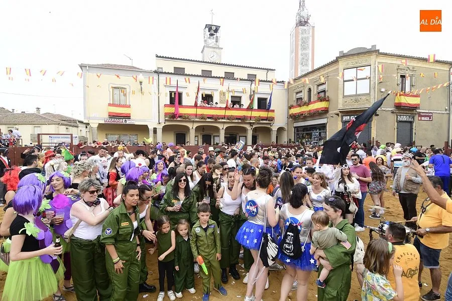 Momento del desfile de Peñas/ Fotos: Adrián M.Pastor