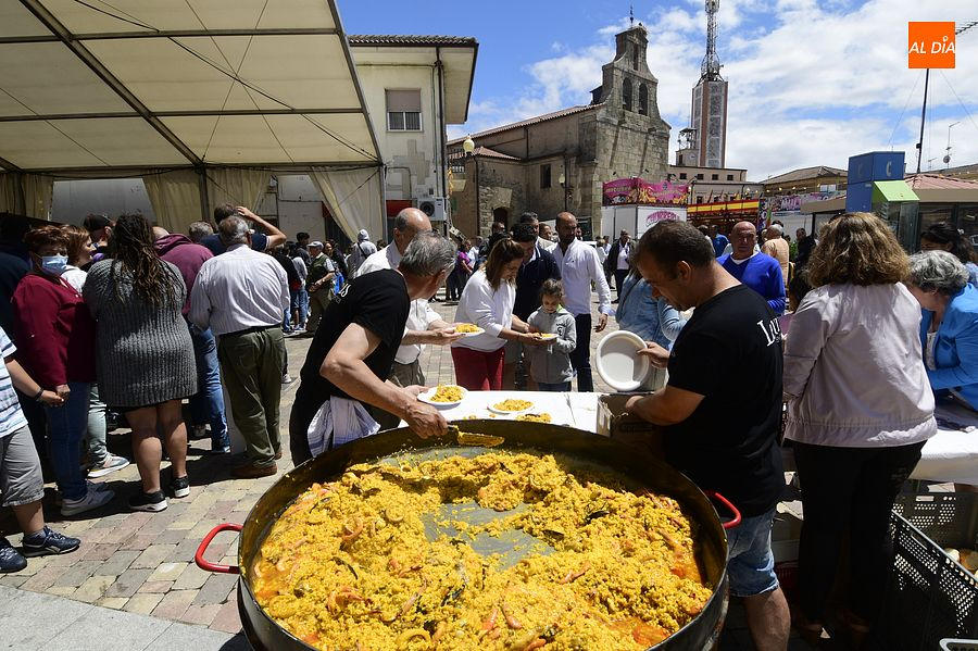 Paella popular en La Fuente de San Esteban/ Foto: Adrián M.Pastor