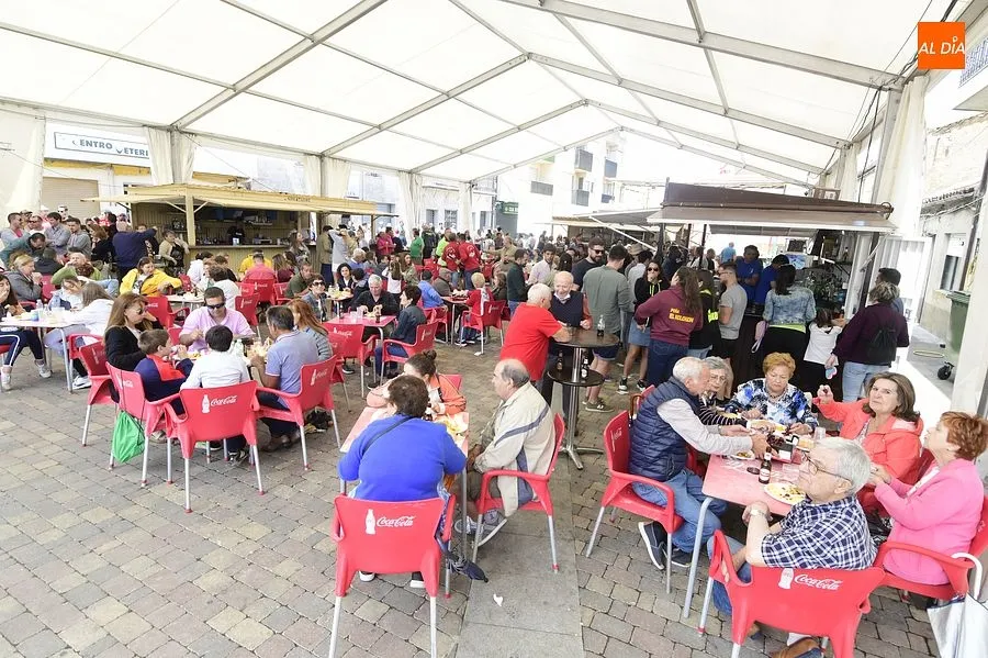 Paella popular en La Fuente de San Esteban/ Foto: Adrián M.Pastor